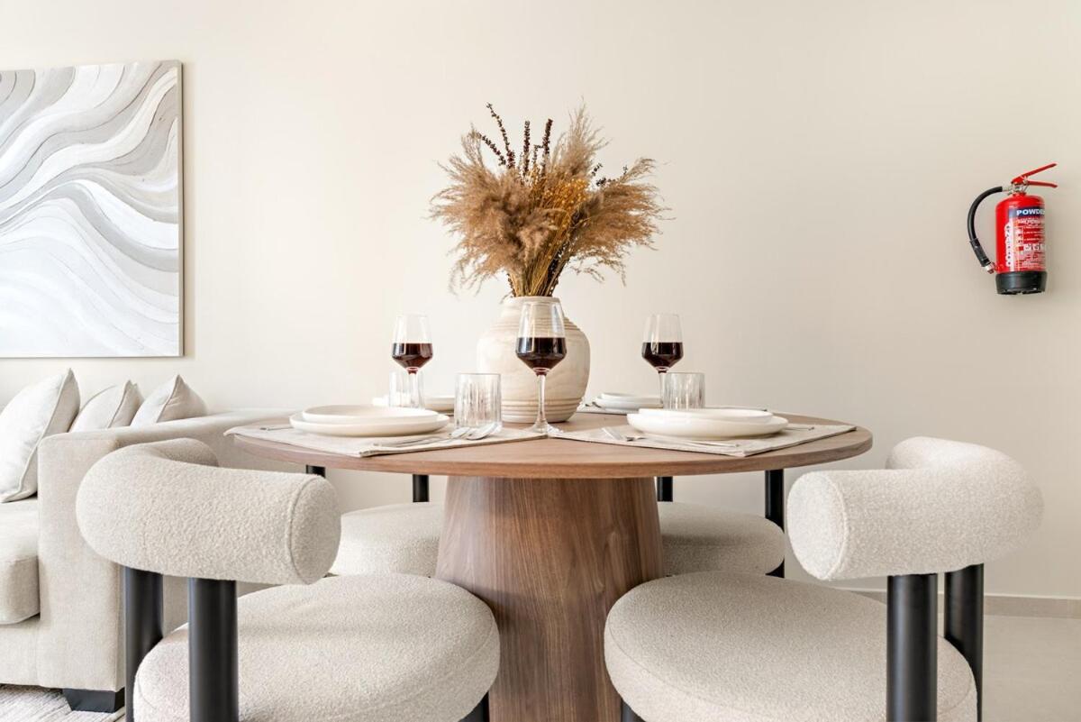 First Class 2br Luxurious Downtown Bliss * Dubai